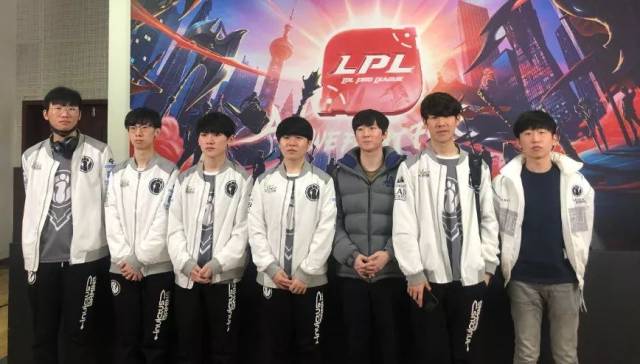 击运动的行 击运动的行