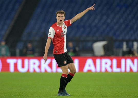 手传球空当 手传球空当